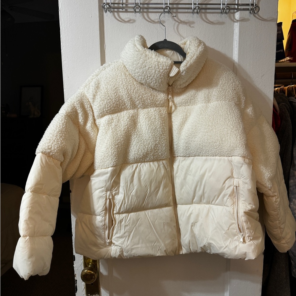 Beige puffer